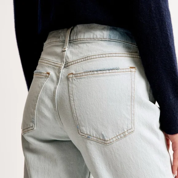 🤍🩵Abercrombie & Fitch Low Rise Baggy Jean🩵🤍 - Picture 6 of 11